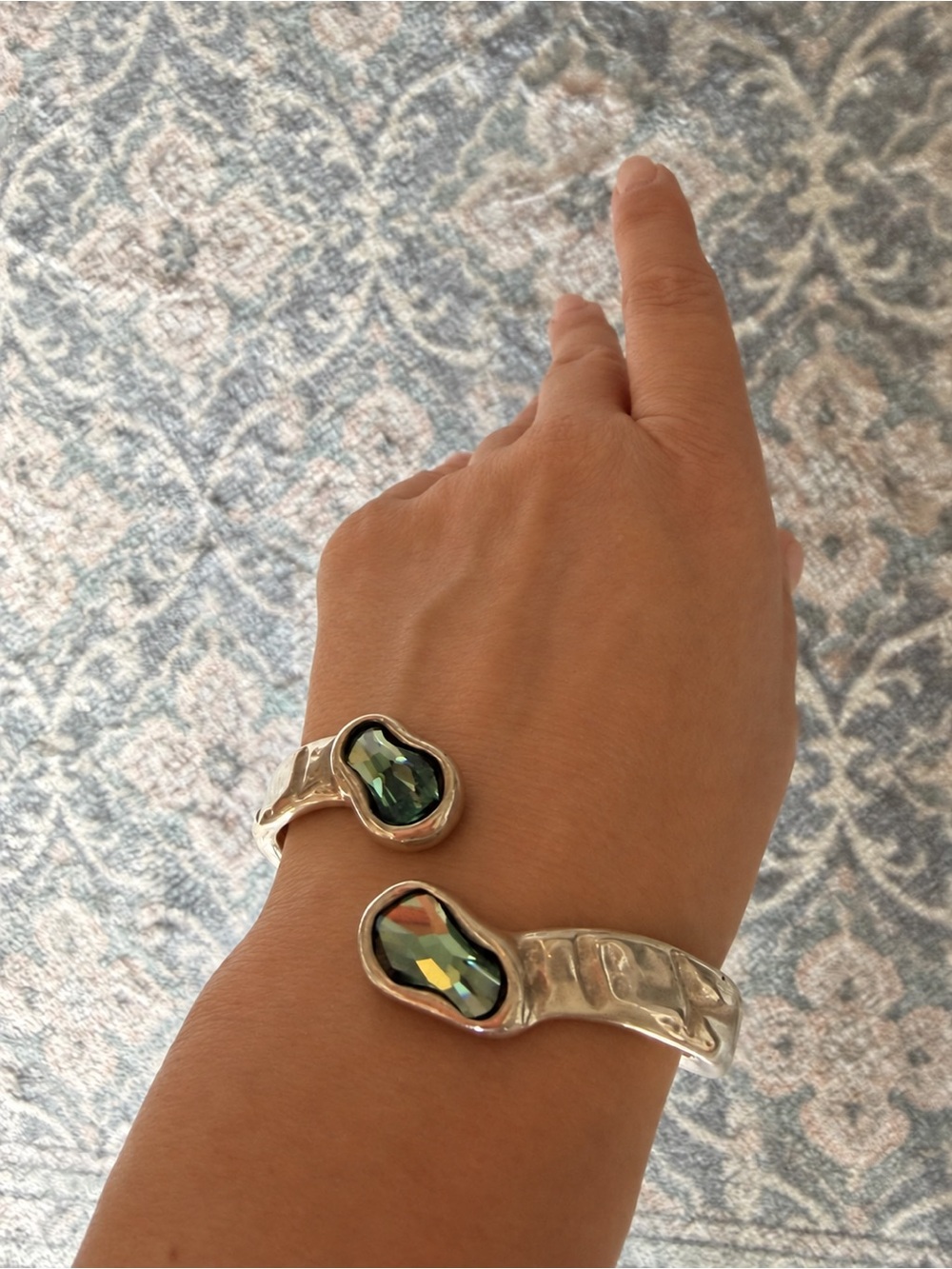 UNO de 50 Silver Open Cuff Bracelet with Green Iridescent Stones